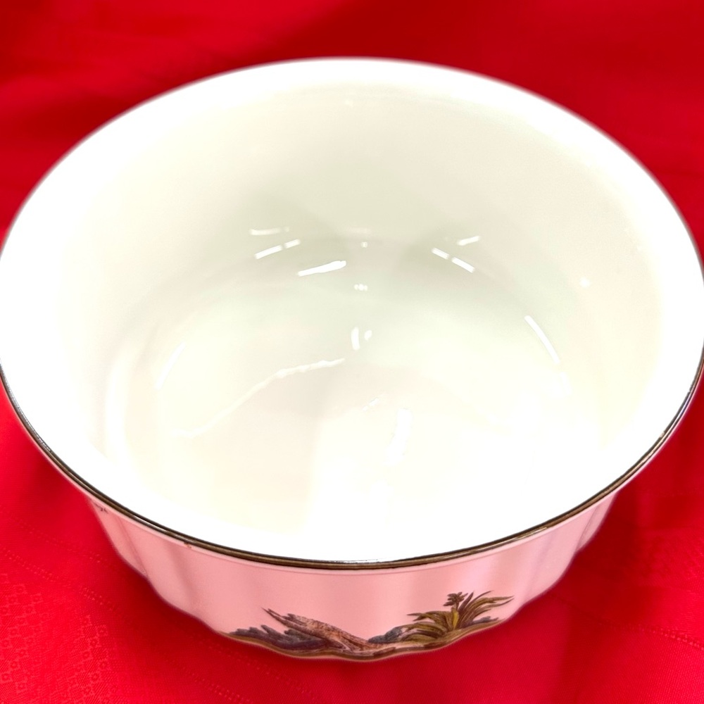 Villeroy & Boch White Bowl with Bird Motif - Picture 5 of 6